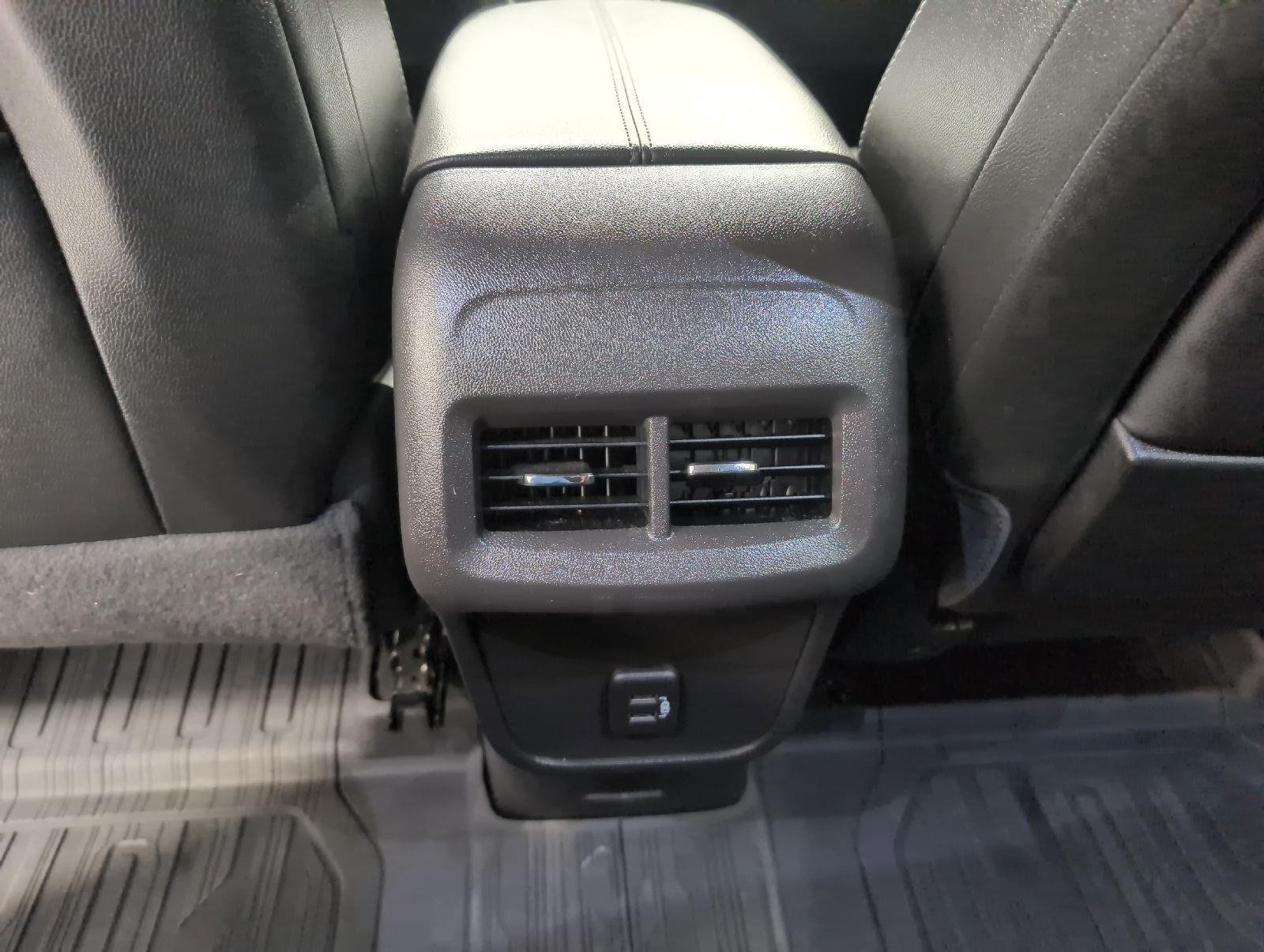 Used 2023 GMC Terrain SLT w/ Elevation Edition AWD/4WD image 22