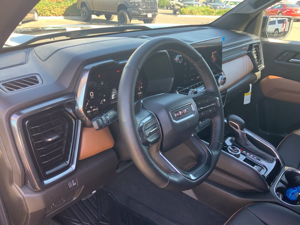 Used 2026 GMC Canyon AT4 w/ AT4 Premium Package AWD/4WD image 12