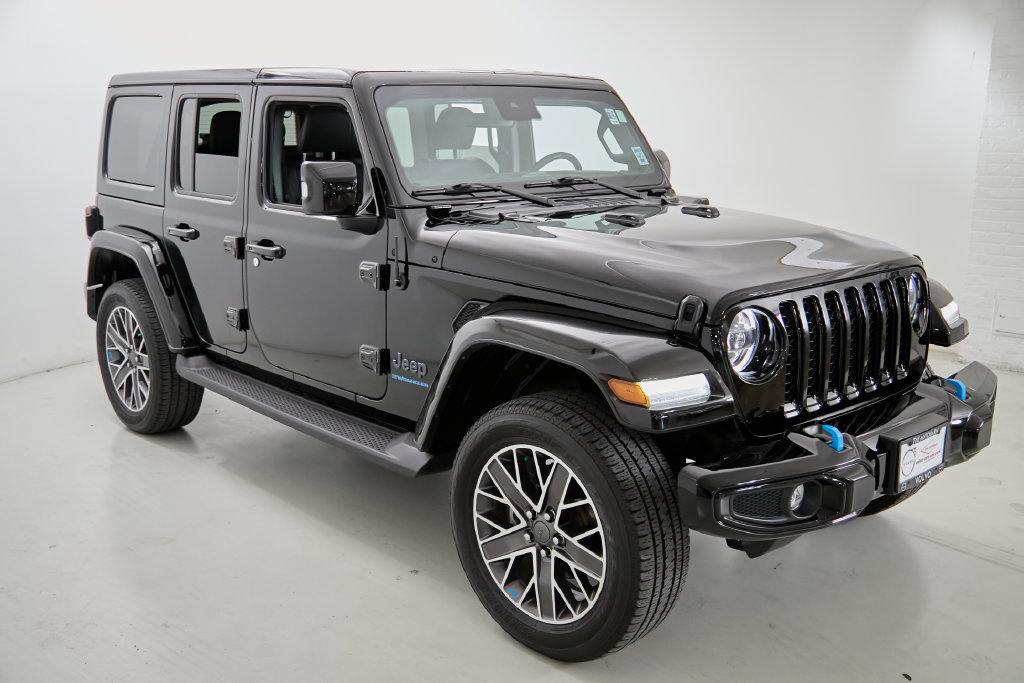 Used 2023 Jeep Wrangler Unlimited Sahara AWD/4WD image 7