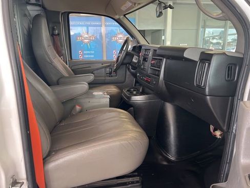 Used 2014 Chevrolet Express 2500 image 24