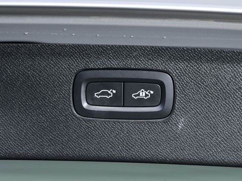 Certified 2023 Volvo XC90 B6 Plus w/ Protection Package Premier AWD/4WD image 32