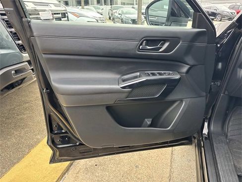 Certified 2025 Nissan Pathfinder SV w/ Black Appearance Package image 12