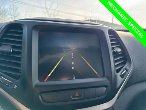 Used 2015 Jeep Cherokee Latitude image 28