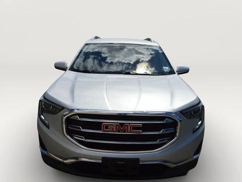 Used 2019 GMC Terrain SLT FWD image 2