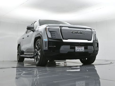 Used 2025 GMC Sierra EV Denali image 52