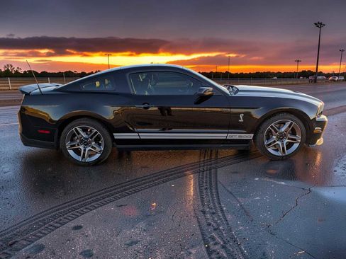 Used 2011 Ford Mustang Shelby GT500 RWD image 7