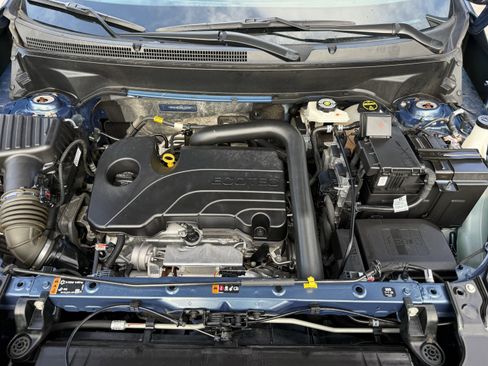 Used 2024 GMC Terrain SLE w/ Driver Convenience Package image 32