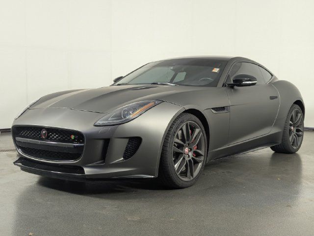Used 2015 Jaguar F-TYPE R RWD image 4