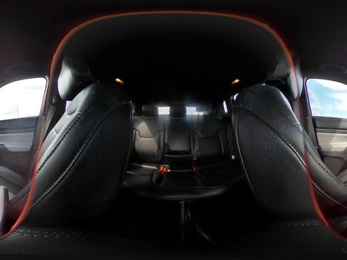 Used 2025 Jeep Compass Limited image 43