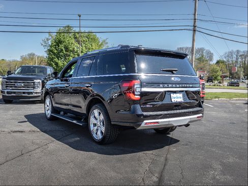 Certified 2024 Ford Expedition Platinum AWD/4WD image 4