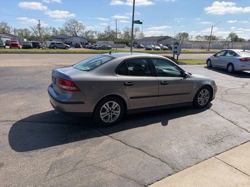 Used 2005 Saab 9-3 Linear FWD image 13