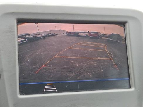 Used 2021 Chevrolet Equinox LS w/ LS Convenience Package image 3