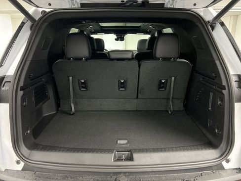 New 2026 Chevrolet Traverse LT w/ Sun and Wheel Package FWD image 27