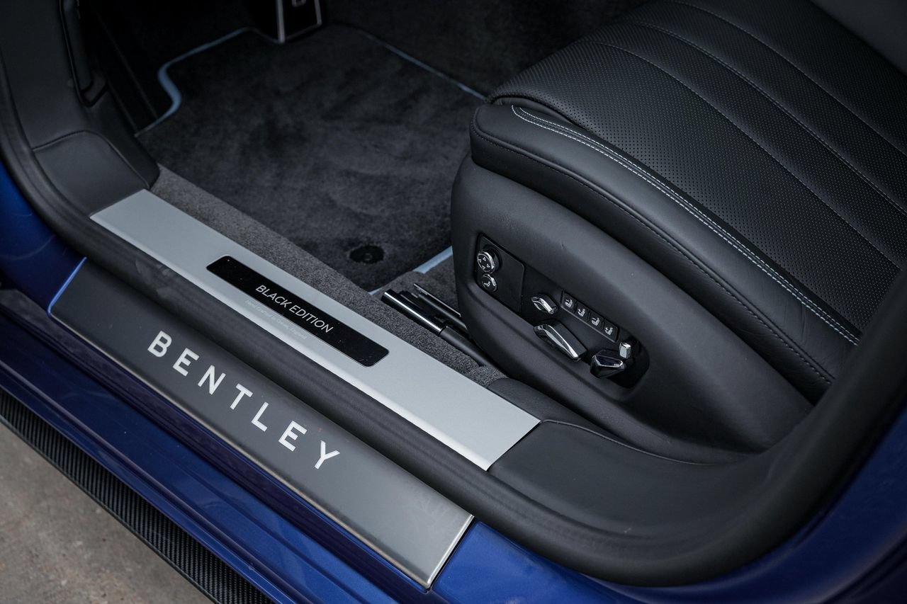 Used 2025 Bentley Flying Spur Plug-In Hybrid AWD/4WD image 36