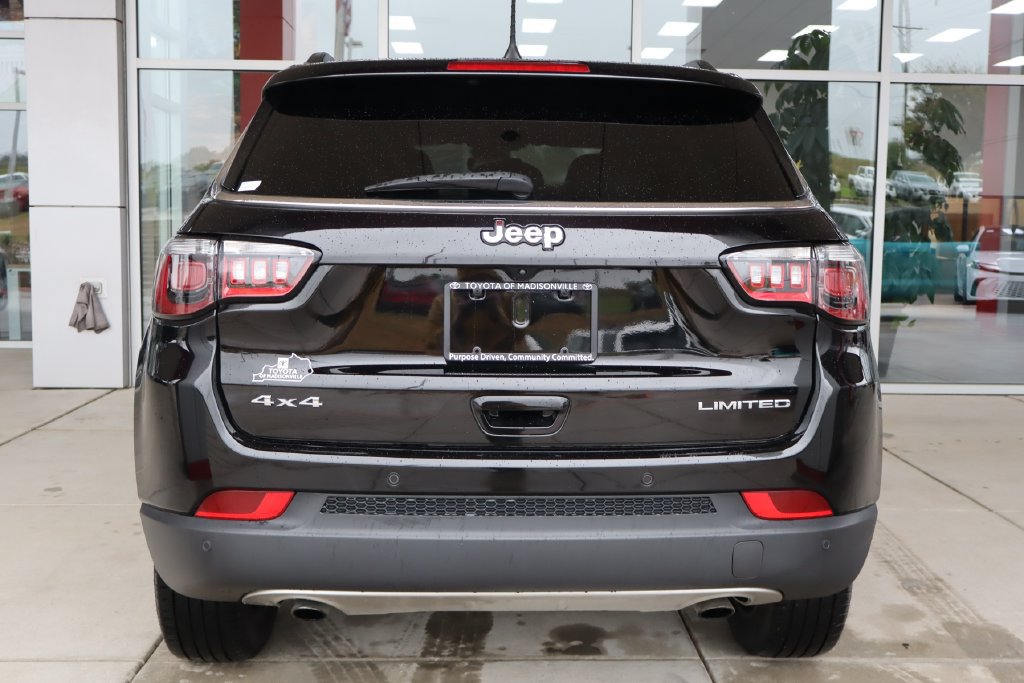 Used 2023 Jeep Compass Limited AWD/4WD image 7