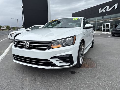 Used 2017 Volkswagen Passat 1.8T R-Line FWD image 8