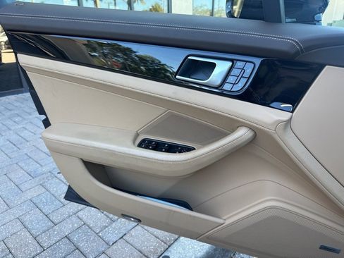 Used 2018 Porsche Panamera 4S image 13