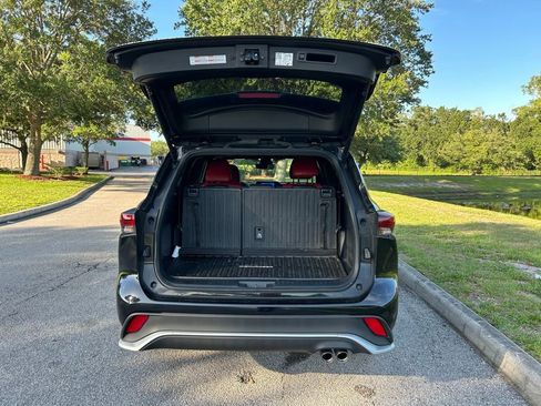 Certified 2024 Toyota Highlander XSE FWD image 11