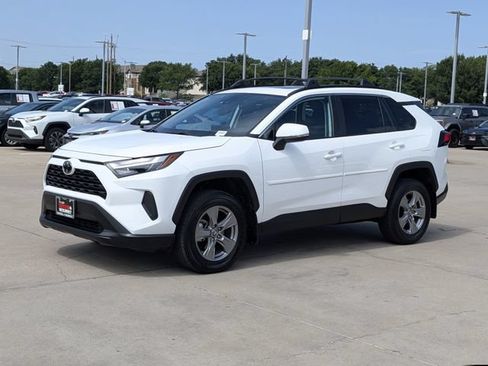 Used 2025 Toyota RAV4 XLE w/ Convenience Package FWD image 10
