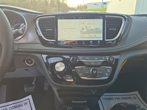 New 2026 Chrysler Pacifica Select w/ S Appearance Package image 19