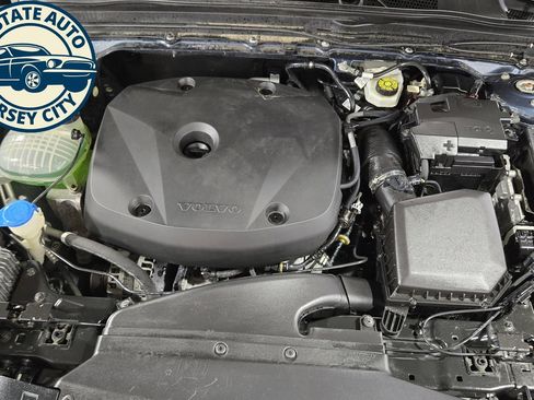 Used 2022 Volvo XC40 T5 Momentum w/ Premium Package AWD/4WD image 39