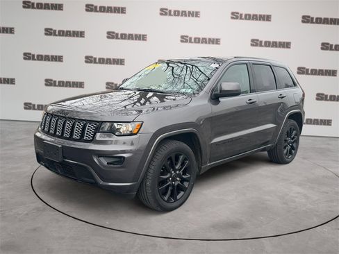Used 2020 Jeep Grand Cherokee Altitude image 1