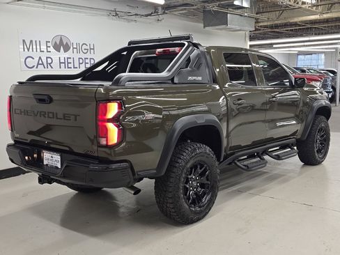 Used 2025 Chevrolet Colorado ZR2 w/ Midnight Edition AWD/4WD image 7