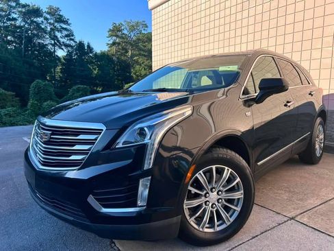 Used 2017 Cadillac XT5 Luxury w/ LPO, Wheel Lock Package FWD image 3