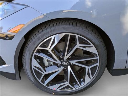 New 2025 Hyundai Ioniq 6 Limited image 10