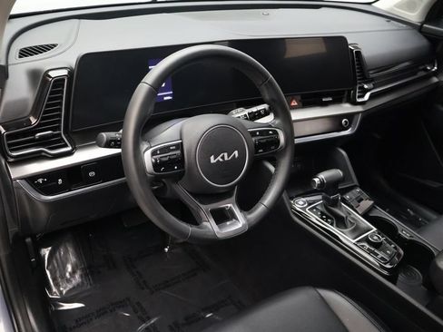 Used 2025 Kia Sportage EX FWD image 15