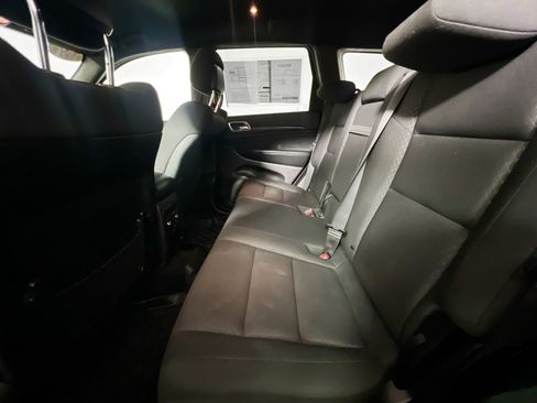 Used 2019 Jeep Grand Cherokee Laredo image 29