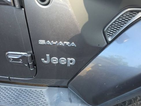 Used 2018 Jeep Wrangler Unlimited Sahara w/ Cold Weather Group AWD/4WD image 6