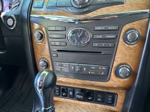 Used 2014 INFINITI QX80 4WD w/ Theater Package image 23