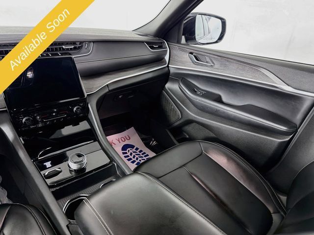 Used 2024 Jeep Grand Cherokee L Limited AWD/4WD image 23