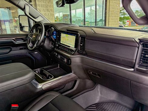 Used 2026 Chevrolet Silverado 2500 LTZ w/ LTZ Premium Package AWD/4WD image 26