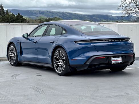 Certified 2021 Porsche Taycan 4S image 3