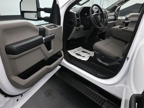 Used 2022 Ford F250 XLT w/ Snow Plow Prep Package image 19