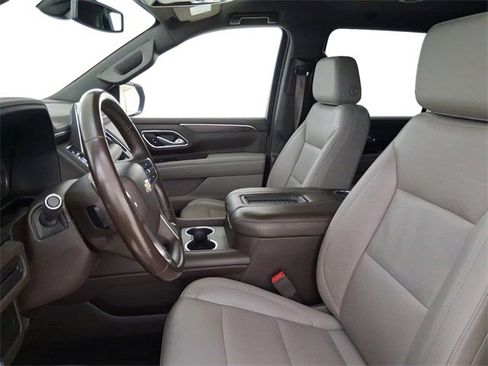 Used 2021 Chevrolet Suburban LT image 12