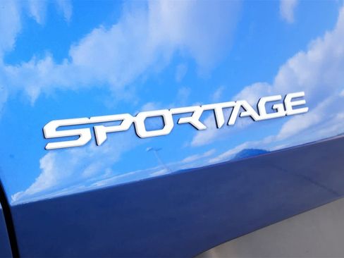 Used 2023 Kia Sportage EX image 20