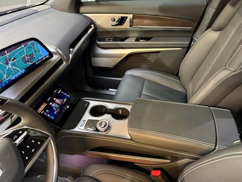 New 2026 Cadillac Vistiq Luxury AWD/4WD image 37