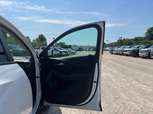 Used 2024 Buick Encore GX Preferred w/ Comfort Package FWD image 33