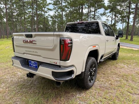 New 2026 GMC Sierra 2500 AT4 w/ AT4 Premium Plus Package AWD/4WD image 10