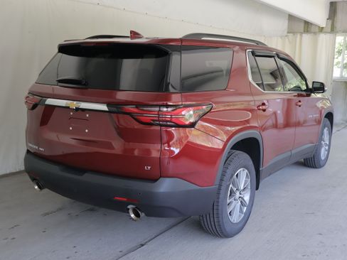 Used 2023 Chevrolet Traverse LT AWD/4WD image 5