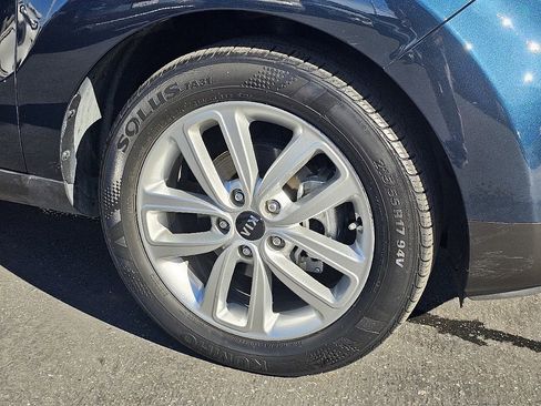 Used 2018 Kia Soul + image 9