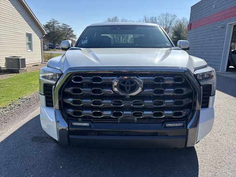 Used 2022 Toyota Tundra Platinum w/ Advanced Package AWD/4WD image 8