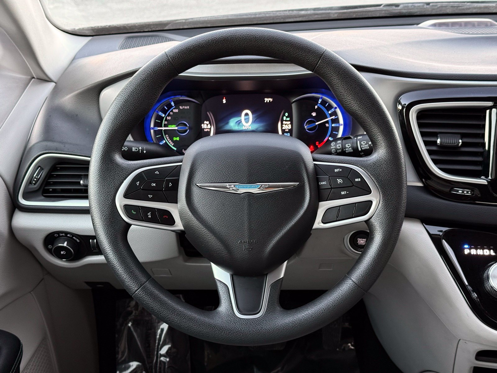 Used 2018 Chrysler Pacifica Touring Plus FWD image 33