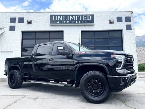 Used 2025 Chevrolet Silverado 3500 LTZ w/ LTZ Plus Package AWD/4WD image 2