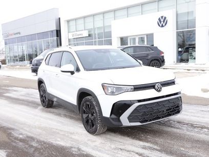 Used 2025 Volkswagen Taos SE w/ Black Wheel Package