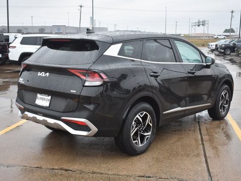 Used 2024 Kia Sportage LX image 5