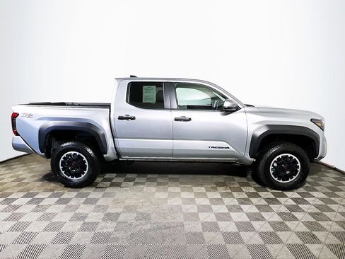 Certified 2024 Toyota Tacoma TRD Off-Road AWD/4WD image 9